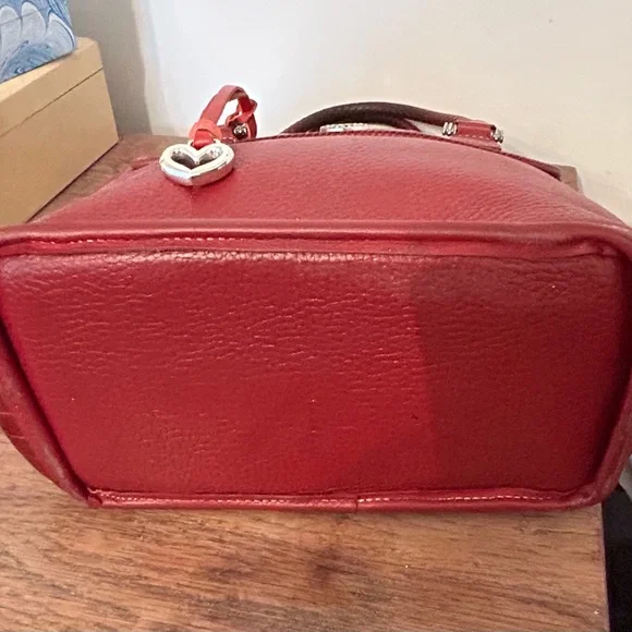 Brighton Vintage Shoulder Bag/Purse -Red Leather w/2 braided handles. Registered - Picture 7 of 9